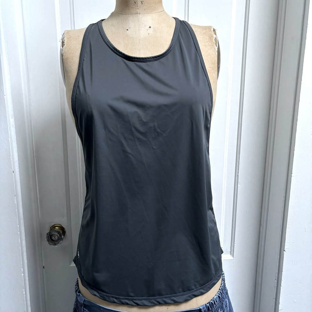 Womens Senita Athletic Wear Gray Workout Yoga Tank Top Athletic Shirt Medium